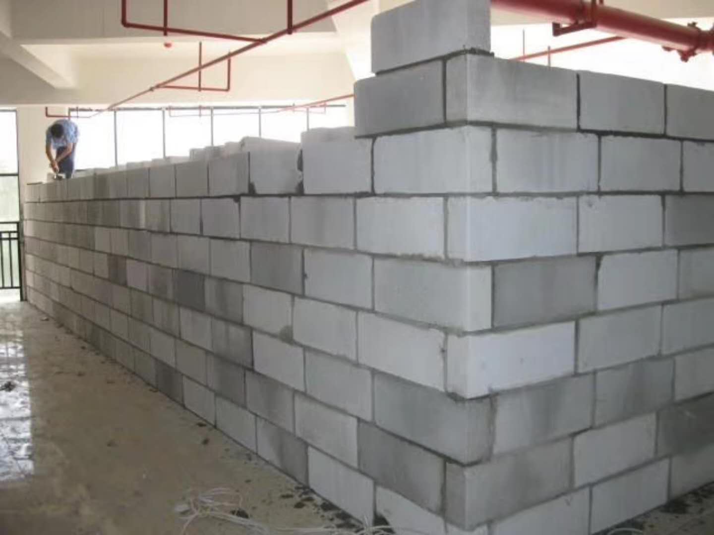 中甸蒸压加气混凝土砌块承重墙静力和抗震性能的研究